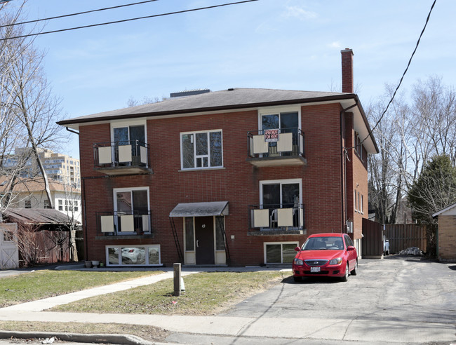 49 William St W in Waterloo, ON - Building Photo - Primary Photo