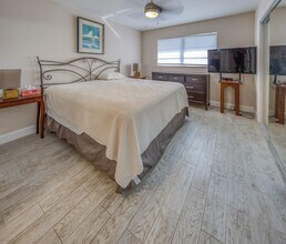 301 S Lakeside Dr in Lake Worth Beach, FL - Building Photo - Building Photo