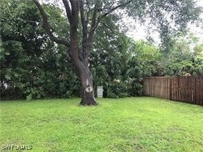 125 Crown Dr in Naples, FL - Building Photo - Building Photo