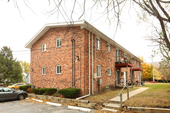 Legacy Flats in Plymouth, MI - Building Photo - Building Photo