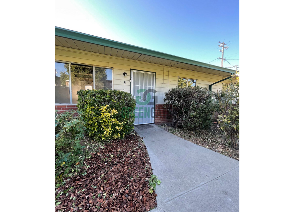 1326 Leonard Ave-Unit -Unit 2 in Modesto, CA - Foto de edificio