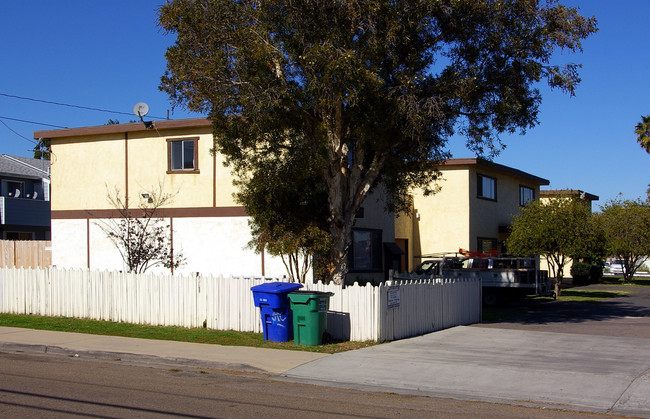 1014-1024 Fern Ave in Imperial Beach, CA - Building Photo - Building Photo