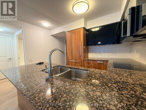 5162 Yonge St in Toronto, ON - Building Photo - Building Photo