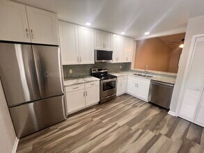 17 Escondido Cir in Altamonte Springs, FL - Building Photo - Building Photo
