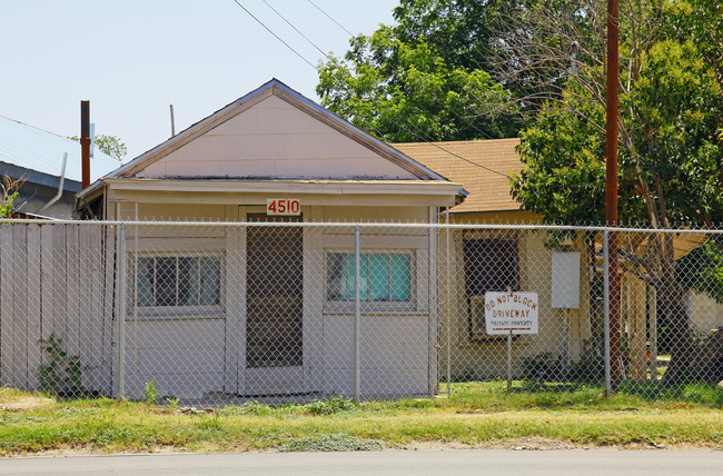 4510 S Presa St in San Antonio, TX - Foto de edificio - Building Photo