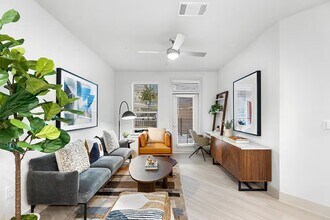 801 Lawrence St in Houston, TX - Building Photo - Building Photo