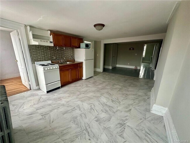 118A Main St, Unit 3 in Nyack, NY - Building Photo - Building Photo