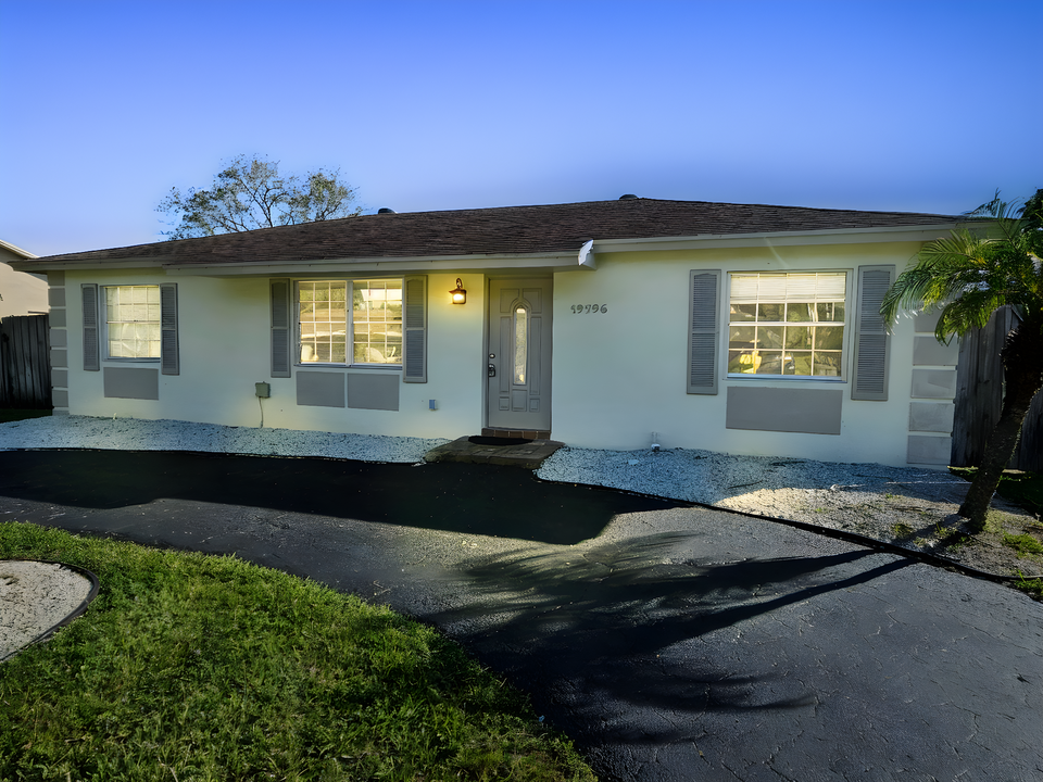 19796 Arizona Ct in Boca Raton, FL - Building Photo