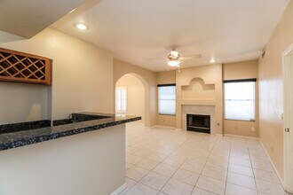 16420 S 38th St in Phoenix, AZ - Building Photo - Building Photo