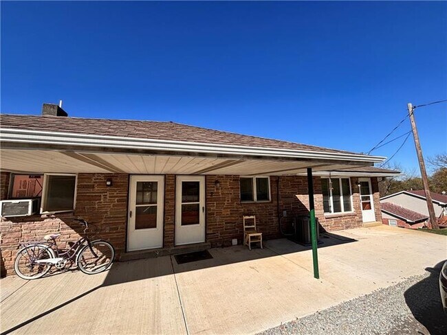 2695 W Chestnut St in Washington, PA - Building Photo - Building Photo
