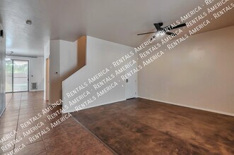 8261 N Converse Ct in Tucson, AZ - Foto de edificio - Building Photo