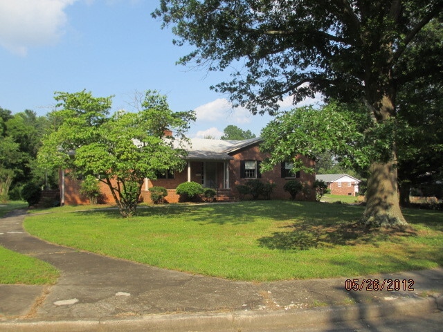 361 Grand Ct in Winston-Salem, NC - Building Photo