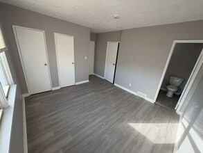 1500 Luxor Rd, Unit 206 in East Cleveland, OH - Building Photo - Building Photo