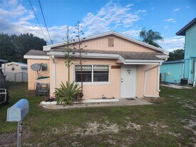 1079 3rd St in Okeechobee, FL - Building Photo