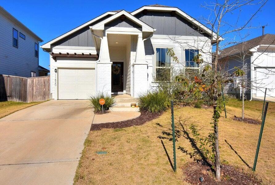 11820 Pecangate Way in Manor, TX - Building Photo