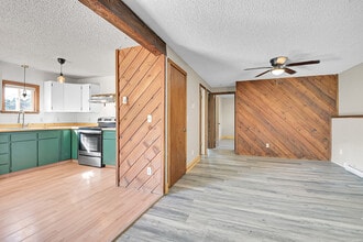 26147 South End Rd in Kittredge, CO - Building Photo - Building Photo
