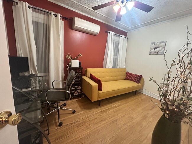 4865 W 21st St in Los Angeles, CA - Building Photo - Building Photo