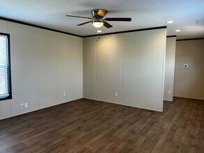 709 N Collins Fwy in Howe, TX - Building Photo - Building Photo