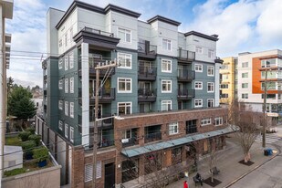 Metropole in Seattle, WA - Building Photo