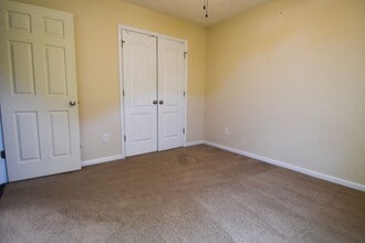 494 Hogart St in Raeford, NC - Building Photo - Building Photo