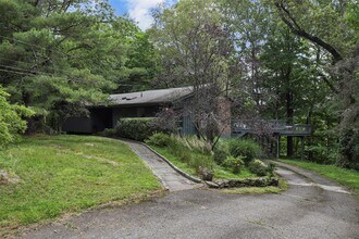 153 Salem Rd in Pound Ridge, NY - Building Photo - Building Photo