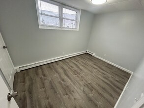 10 Grafton St, Unit 25 in Lawrence, MA - Foto de edificio - Building Photo