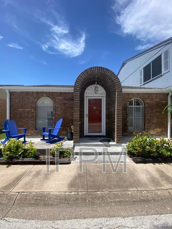 property at 6 Los Amigos Dr