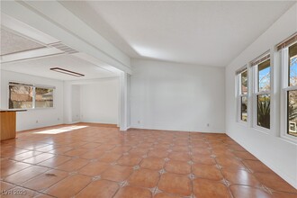 4351 Satinwood Dr in Las Vegas, NV - Foto de edificio - Building Photo