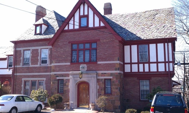 560 Prospect St, Unit C4