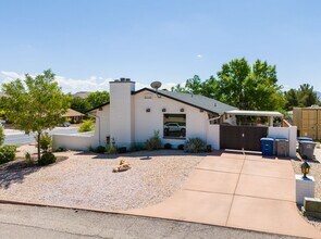 3204 S Bloomington Dr W in Saint George, UT - Building Photo - Building Photo