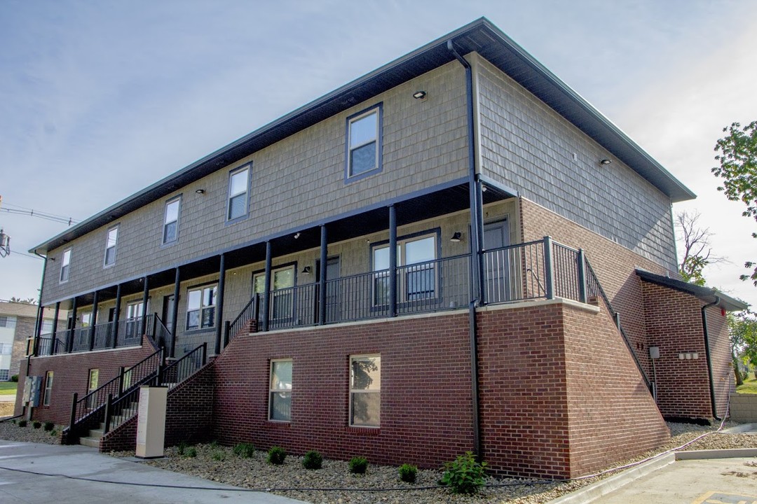 403 E Vernon Ave in Normal, IL - Foto de edificio
