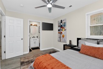 8025 Wilson Woods Dr in Mint Hill, NC - Foto de edificio - Building Photo