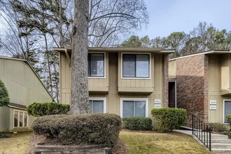 2211 Surrey Ct SE, Unit 2211 in Marietta, GA - Foto de edificio - Building Photo