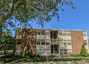 512 E Stoughton St in Champaign, IL - Building Photo