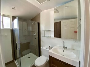 560 Warrington Ave in Redwood City, CA - Building Photo - Building Photo