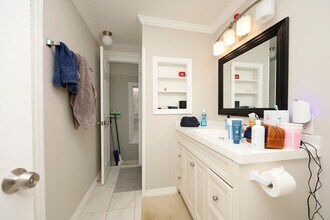 411 Cotton St in Chapel Hill, NC - Building Photo - Building Photo