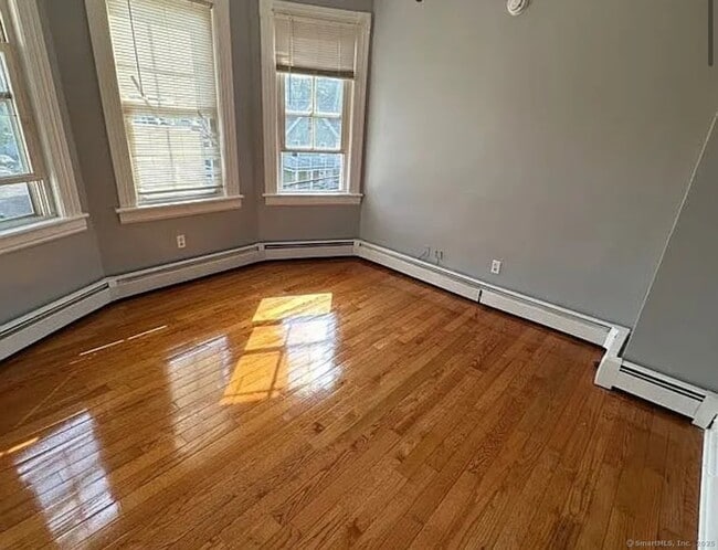 1018 Hancock Ave, Unit 3 in Bridgeport, CT - Building Photo - Building Photo