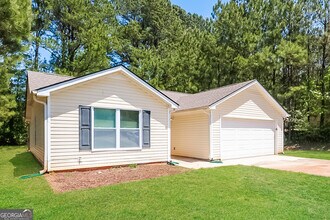 64 Mineral Springs Ln in Newnan, GA - Building Photo - Building Photo