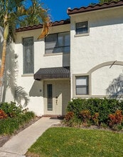 7200 NW 2nd Ave in Boca Raton, FL - Foto de edificio - Building Photo