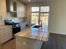 1722 Old Brick Rd, Unit B in Glen Allen, VA - Building Photo