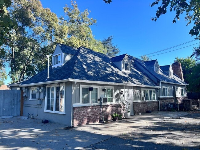 property at 1933 Los Robles Blvd