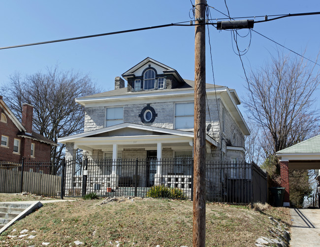 367 Boyd St in Memphis, TN - Foto de edificio - Building Photo