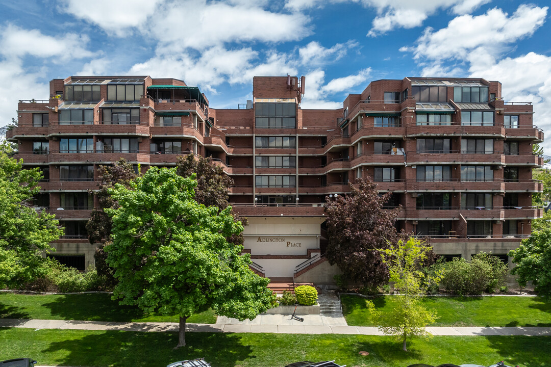 Arlington Place Condominiums in Salt Lake City, UT - Foto de edificio