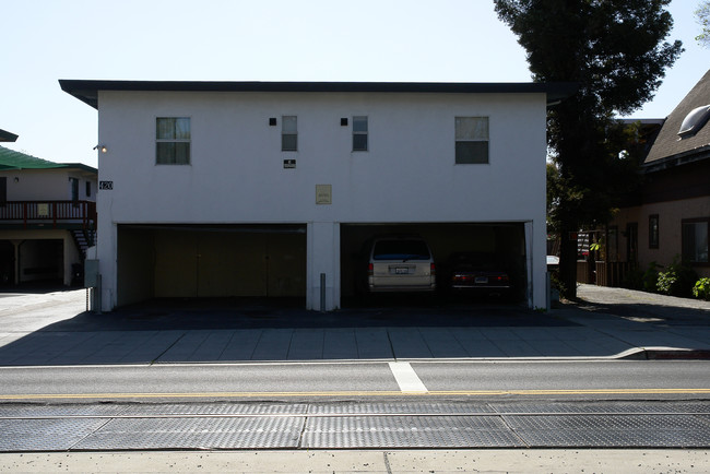 420 Chestnut St in Redwood City, CA - Building Photo - Building Photo