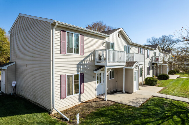 1931 Dupont Dr in Janesville, WI - Foto de edificio - Building Photo