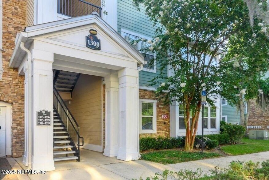 8550 Touchton Rd, Unit 1327 in Jacksonville, FL - Building Photo