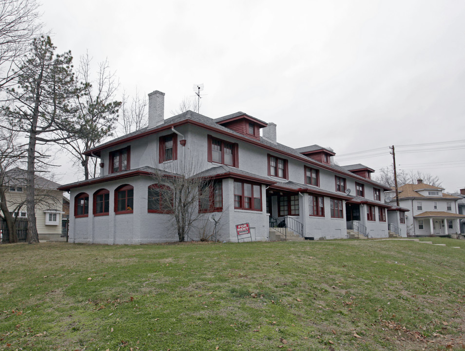 943 Five Oaks Ave in Dayton, OH - Foto de edificio