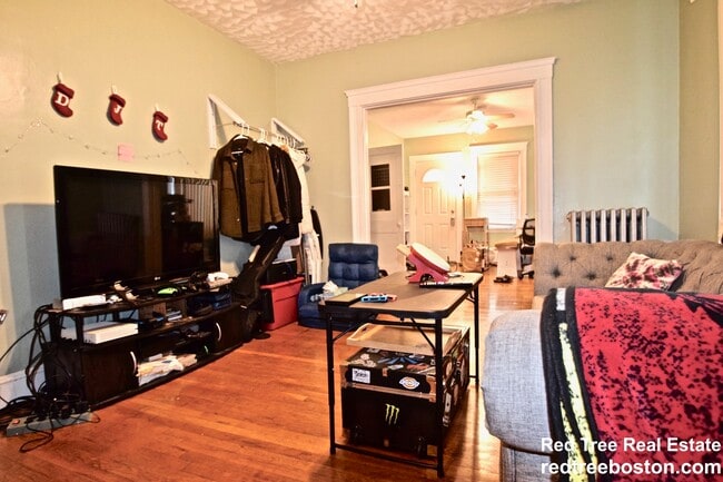 42 Day St, Unit 1 in Boston, MA - Building Photo - Building Photo