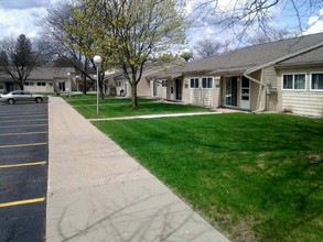 Lake Manor Apartments in Lake Odessa, MI - Building Photo - Building Photo