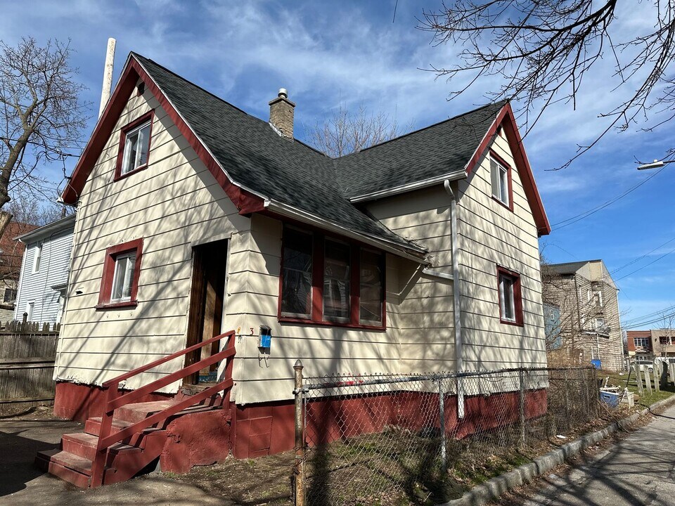 3 Hopkins St in Rochester, NY - Building Photo